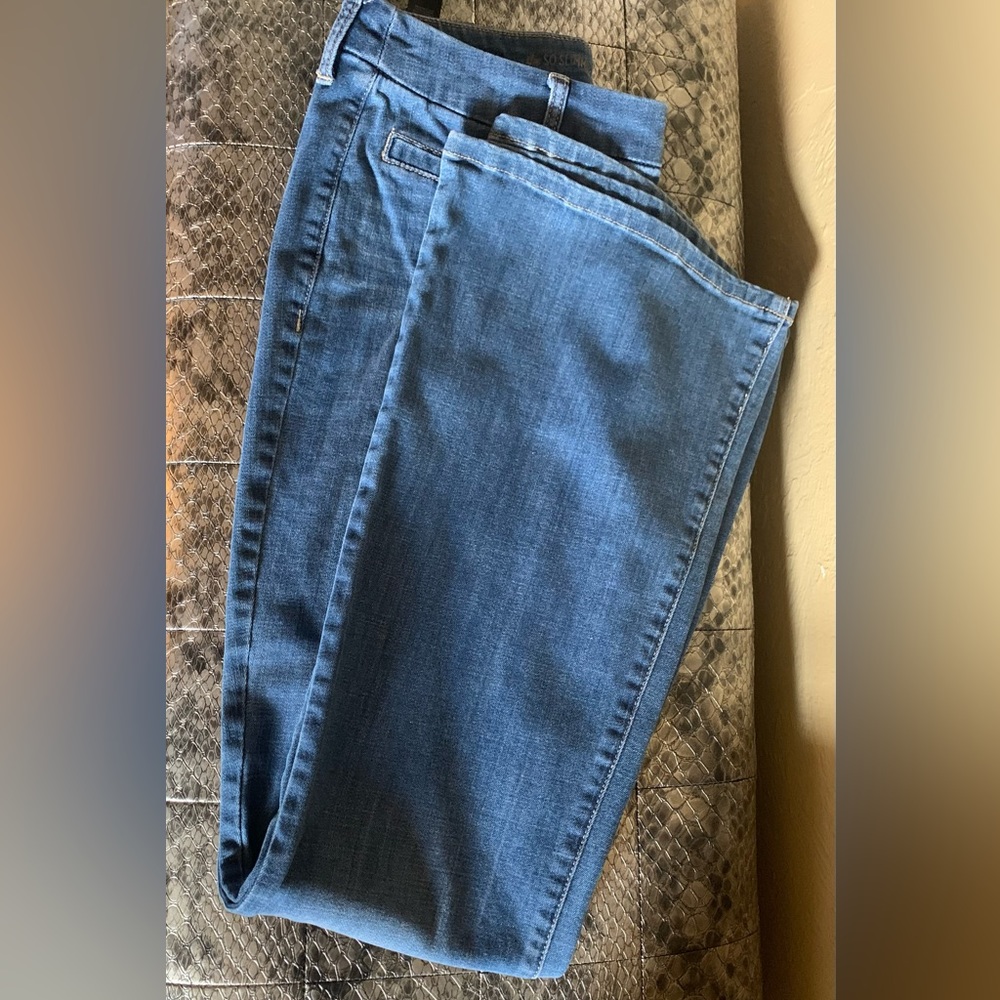 Chico’s The So Slimming Girlfriend Flare | 1 Regular